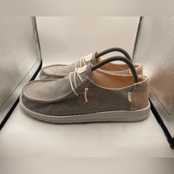Hey Dude Wendy Metallic Sparkle rose gold loafers size 10 - Picture 1 of 9